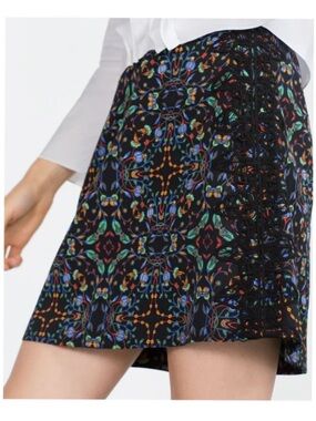 Zara Woman Embroidered Mini Skirt Floral Boho Lace Trim Black Multi Color Size M